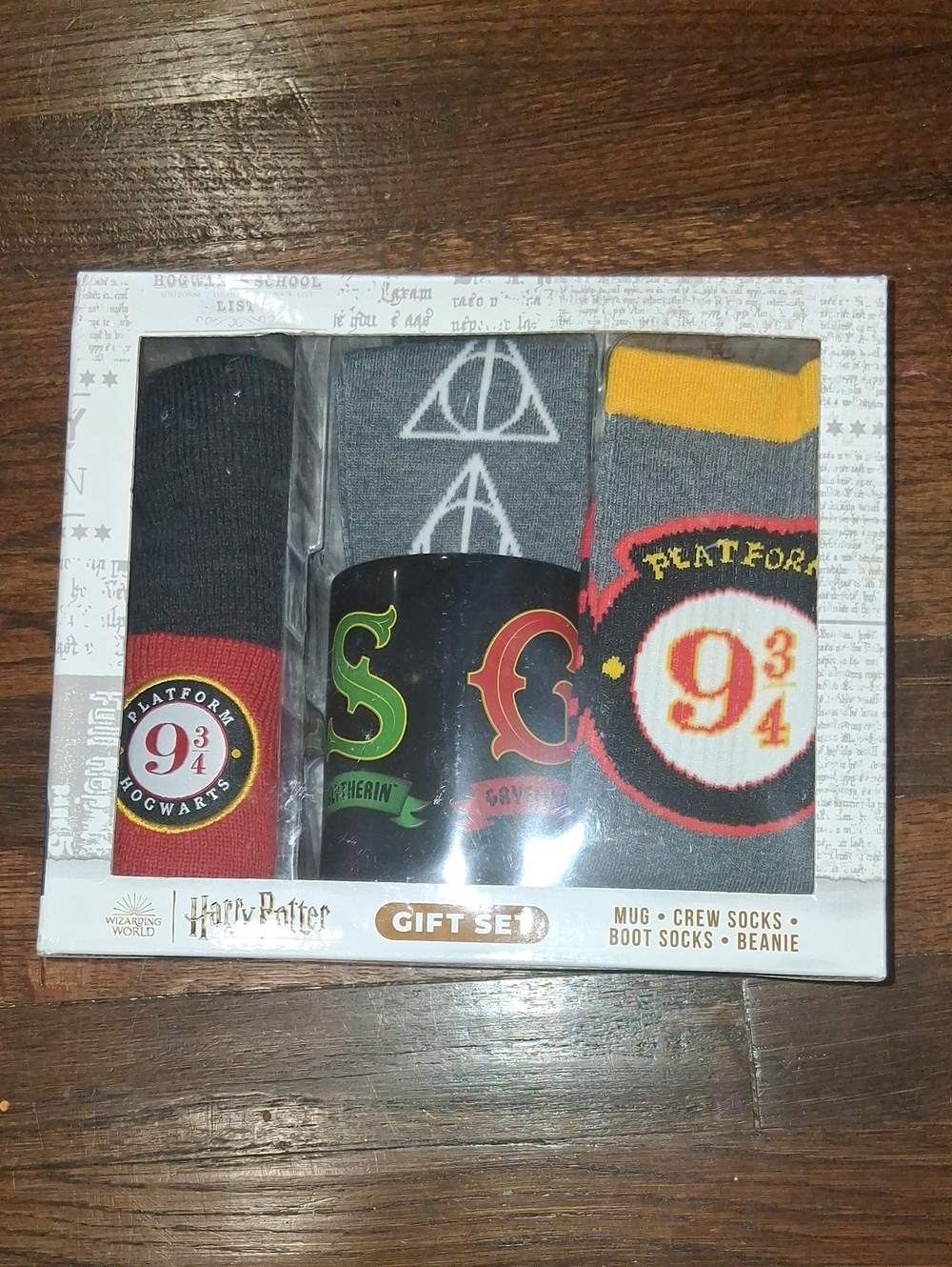 Warner Bros. Platform 9 3/4 Men's Crew & Boot Socks Gift Set - Gray/Black/Yellow